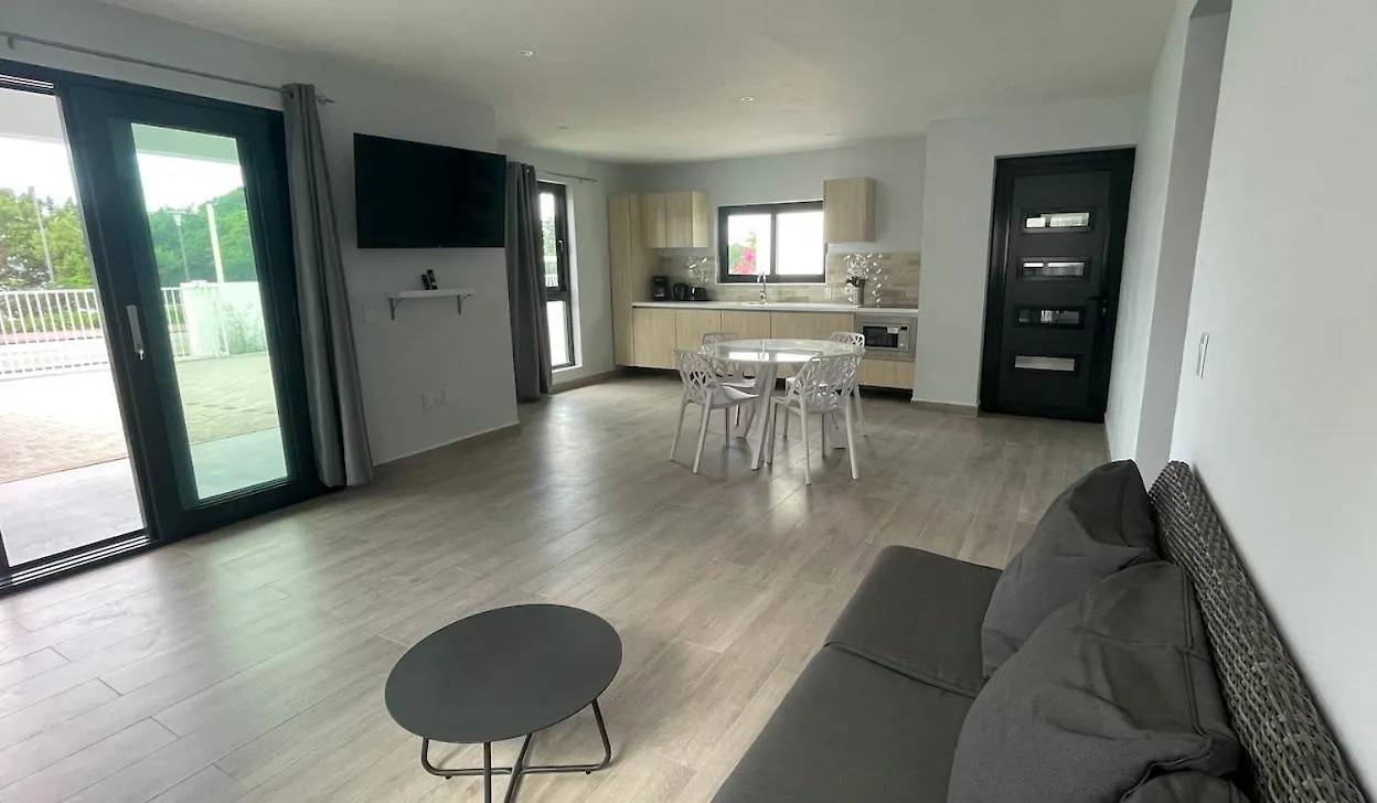 Whitehouse Boulevard, Close To Mambo Beach And City Centre Apartment Willemstad 0*,