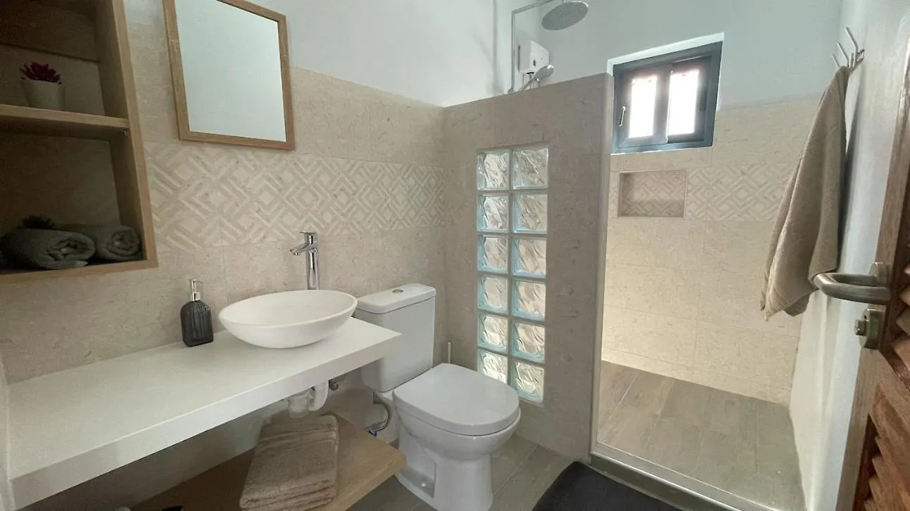 Whitehouse Boulevard, Close To Mambo Beach And City Centre Apartment Willemstad