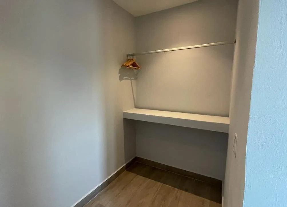 Whitehouse Boulevard, Close To Mambo Beach And City Centre Apartment Willemstad
