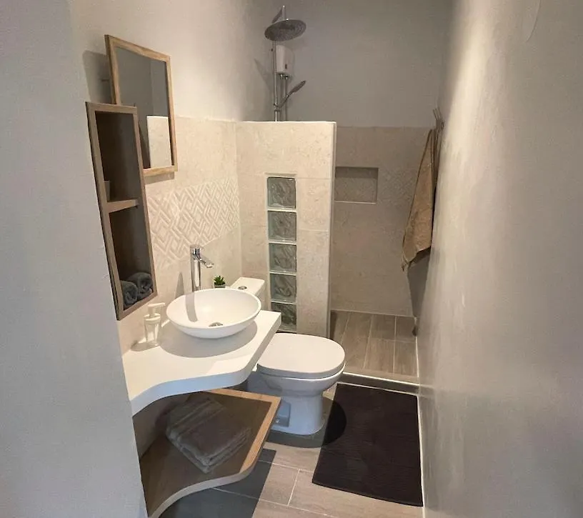 Whitehouse Boulevard, Close To Mambo Beach And City Centre Apartment Willemstad 0*,